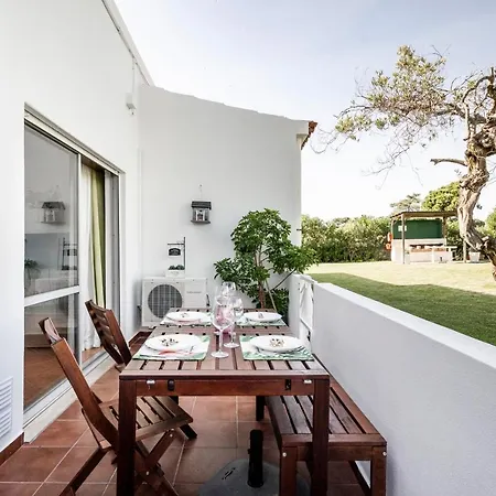 Cosy By The Pool Apartment Quarteira Exterior photo