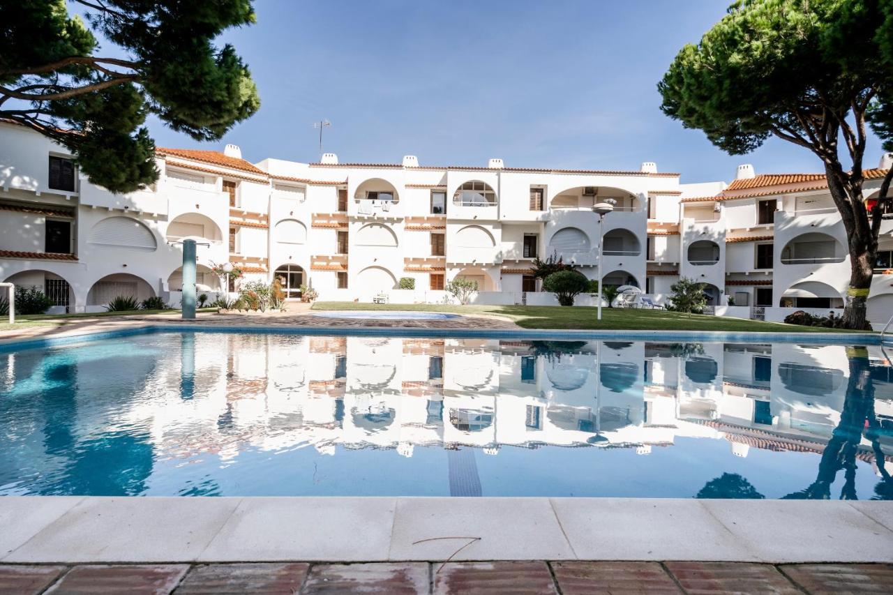 Cosy By The Pool * Quarteira