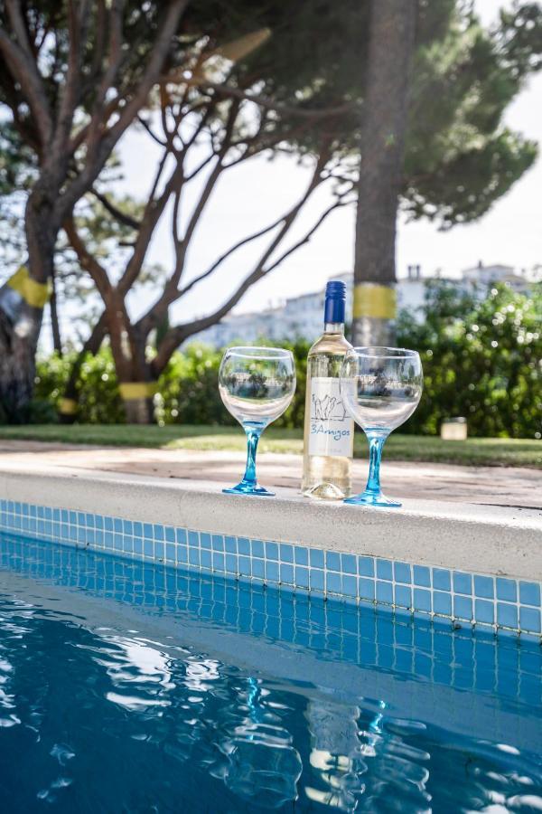 Cosy By The Pool