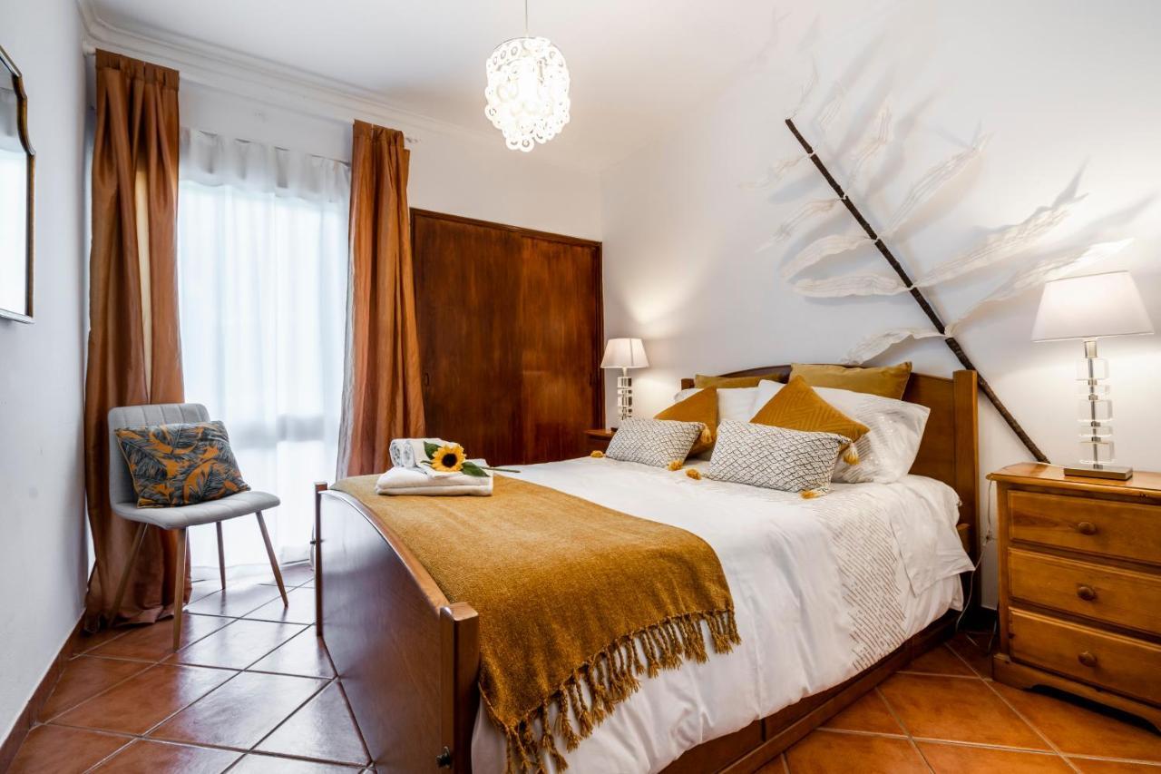 Cosy By The Pool Quarteira