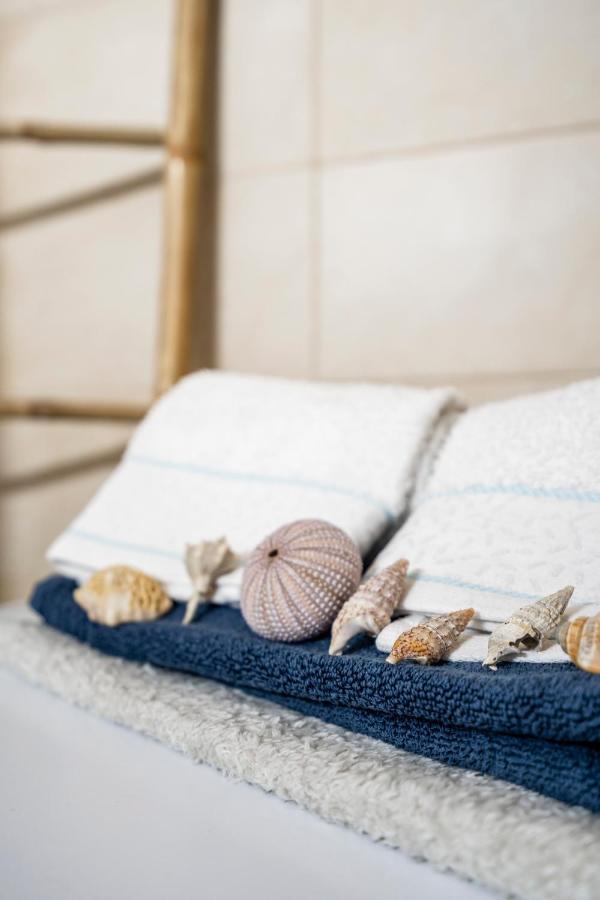 Cosy By The Pool Apartment *